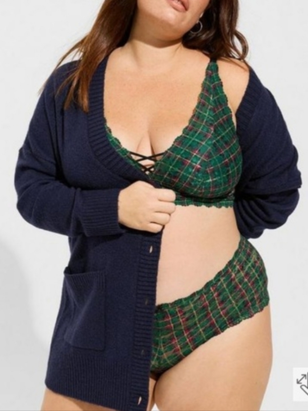 Torrid NWT! Lightly Lined Lace XO Front Bralette Size 1 - Picture 2 of 4